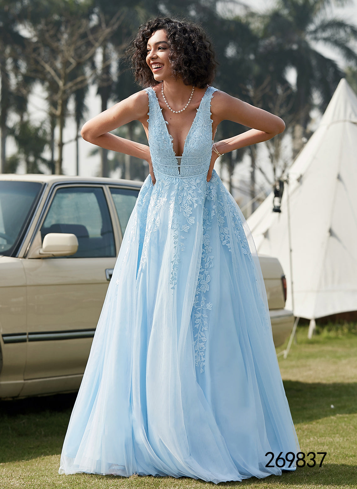 New Dress Sexy V-neck Strap Dress Hollow Long Skirt High Quality Custom Bride Wedding Gown