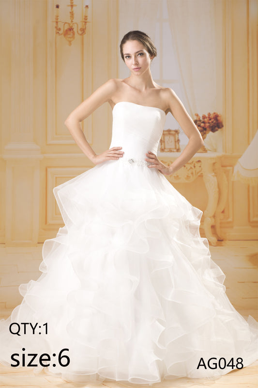 High-End Luxury Wedding Dress for Women Export Bride Bridal Gown with Lace & Flower Decorations Wholesale