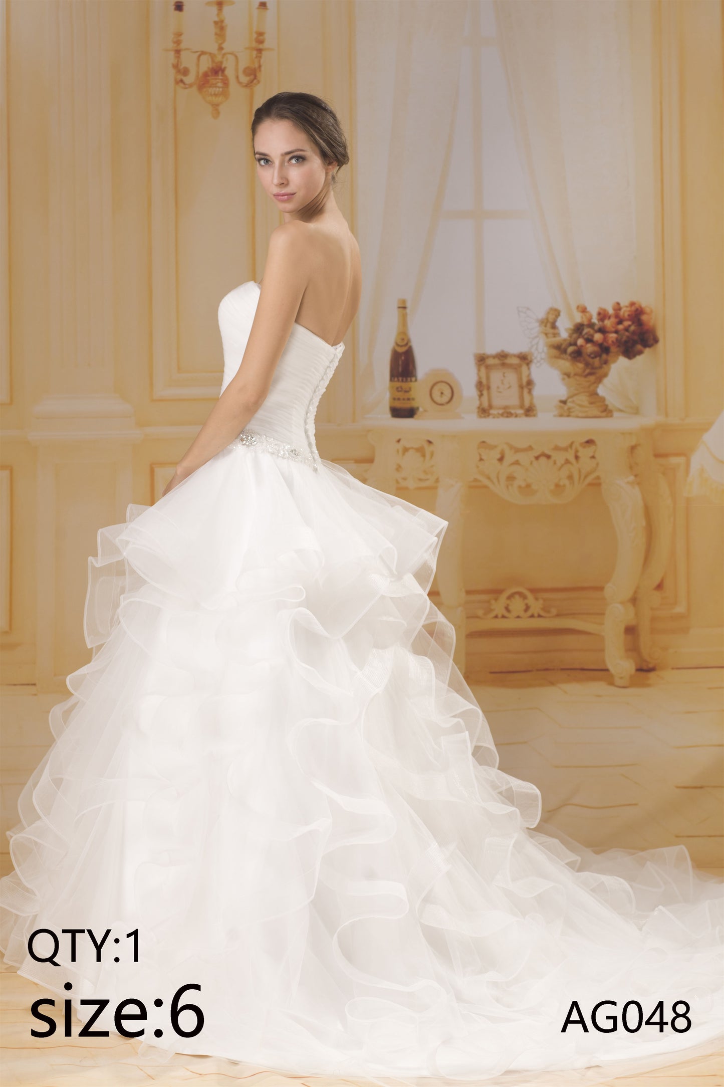 High-End Luxury Wedding Dress for Women Export Bride Bridal Gown with Lace & Flower Decorations Wholesale
