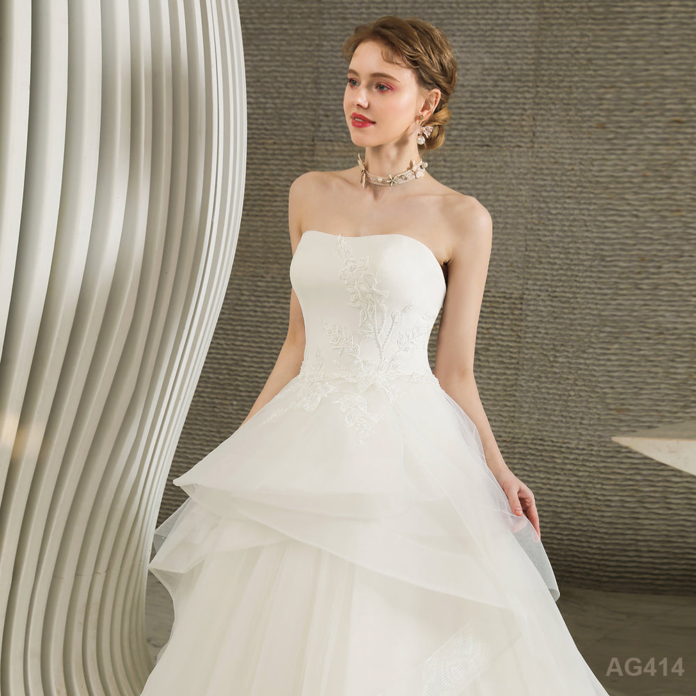 Modern Design Luxury Handmade Factory Sleeveless White Lace Flower Backless v Neck Sexy Wedding Dress