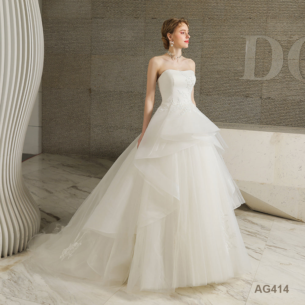 Modern Design Luxury Handmade Factory Sleeveless White Lace Flower Backless v Neck Sexy Wedding Dress