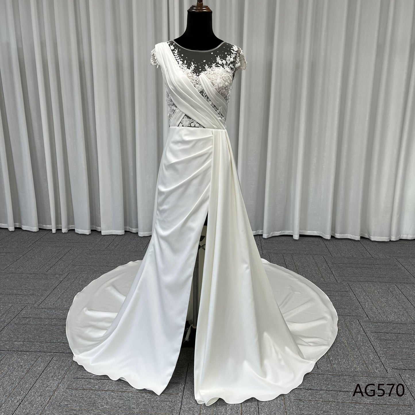Wholesale New Arrivals Sleeveless Women Plus Size Fashion Elegant Luxury Wedding Dress