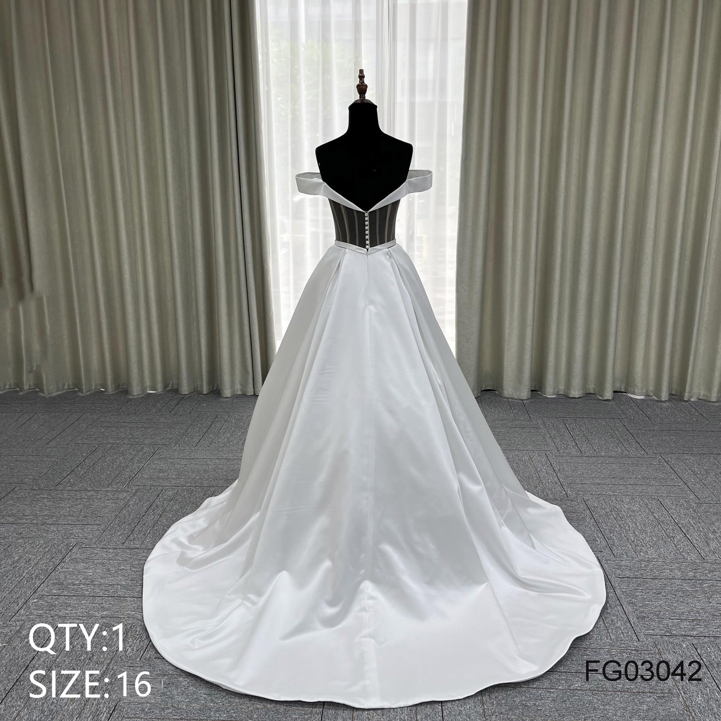 Bridal Wedding Princess Style Satin Wedding Dress Simple Elegant Pure Off-the-Shoulder Trailing Wedding Dress