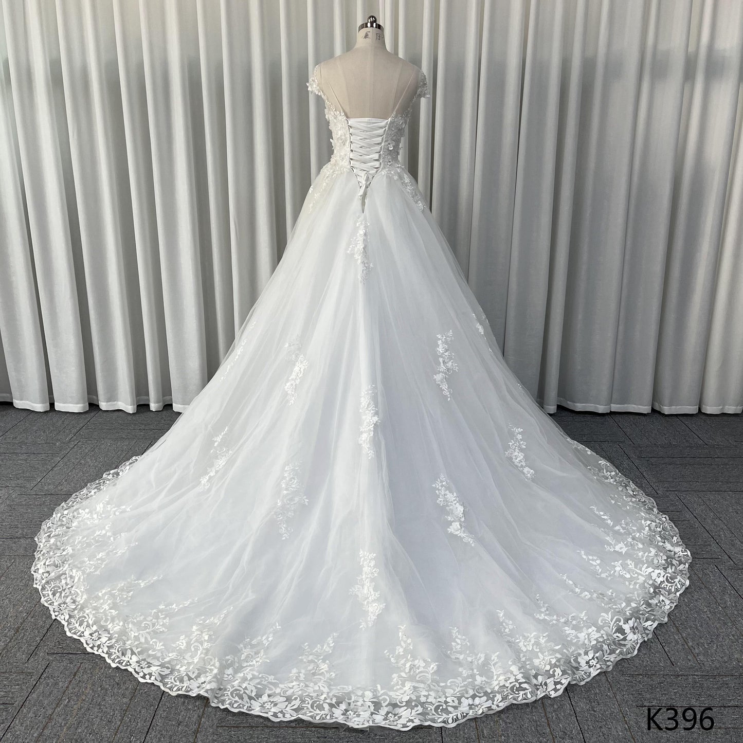 Wedding Dress for Women Sweetheart Off the Shoulder Bride Dress With Applique A-Line Chapel Train
