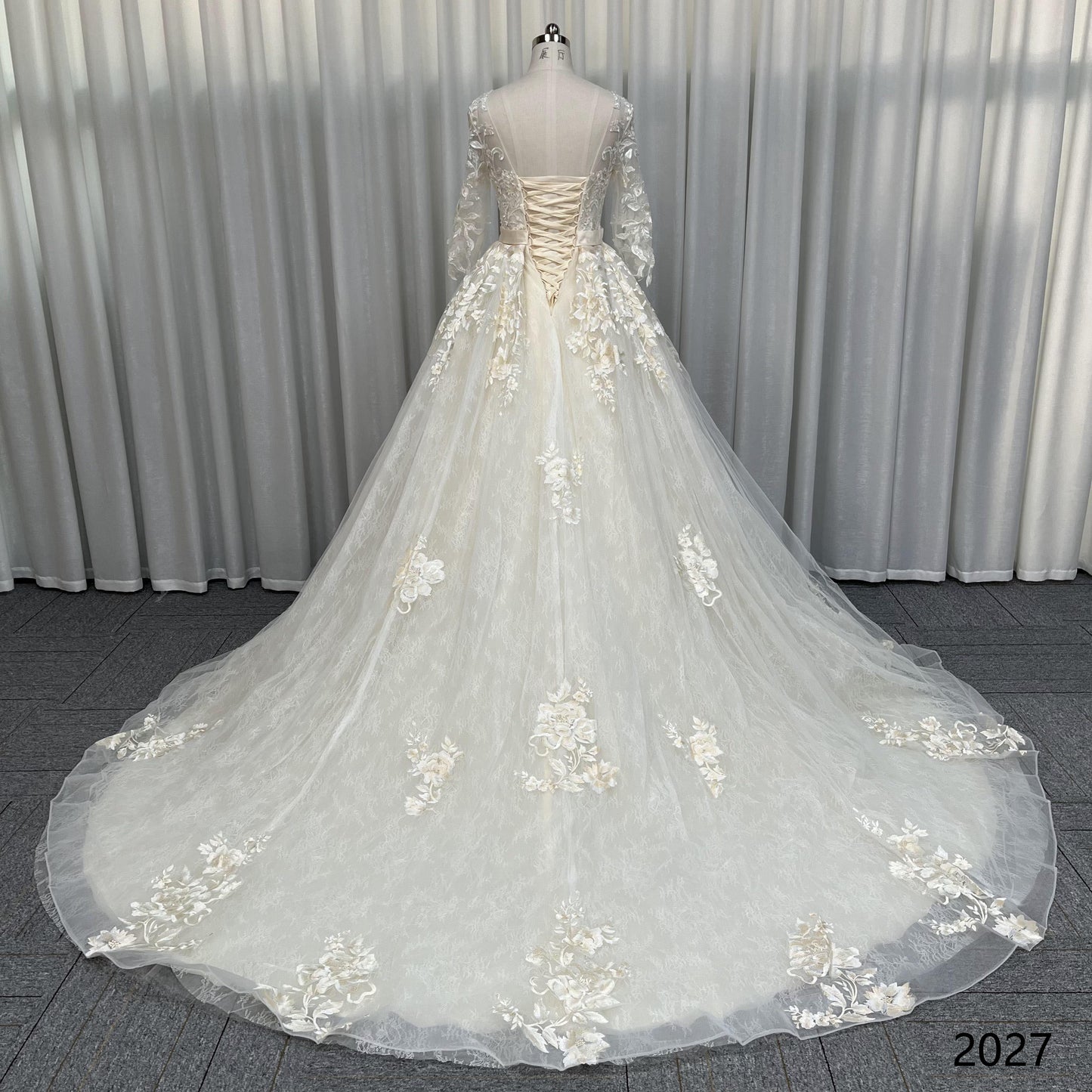 2025 Socialite White Cotton Wedding Dress Elegant One-Word Collar Long Short Styles Manufacturer Supply Wholesale Casual Dresses