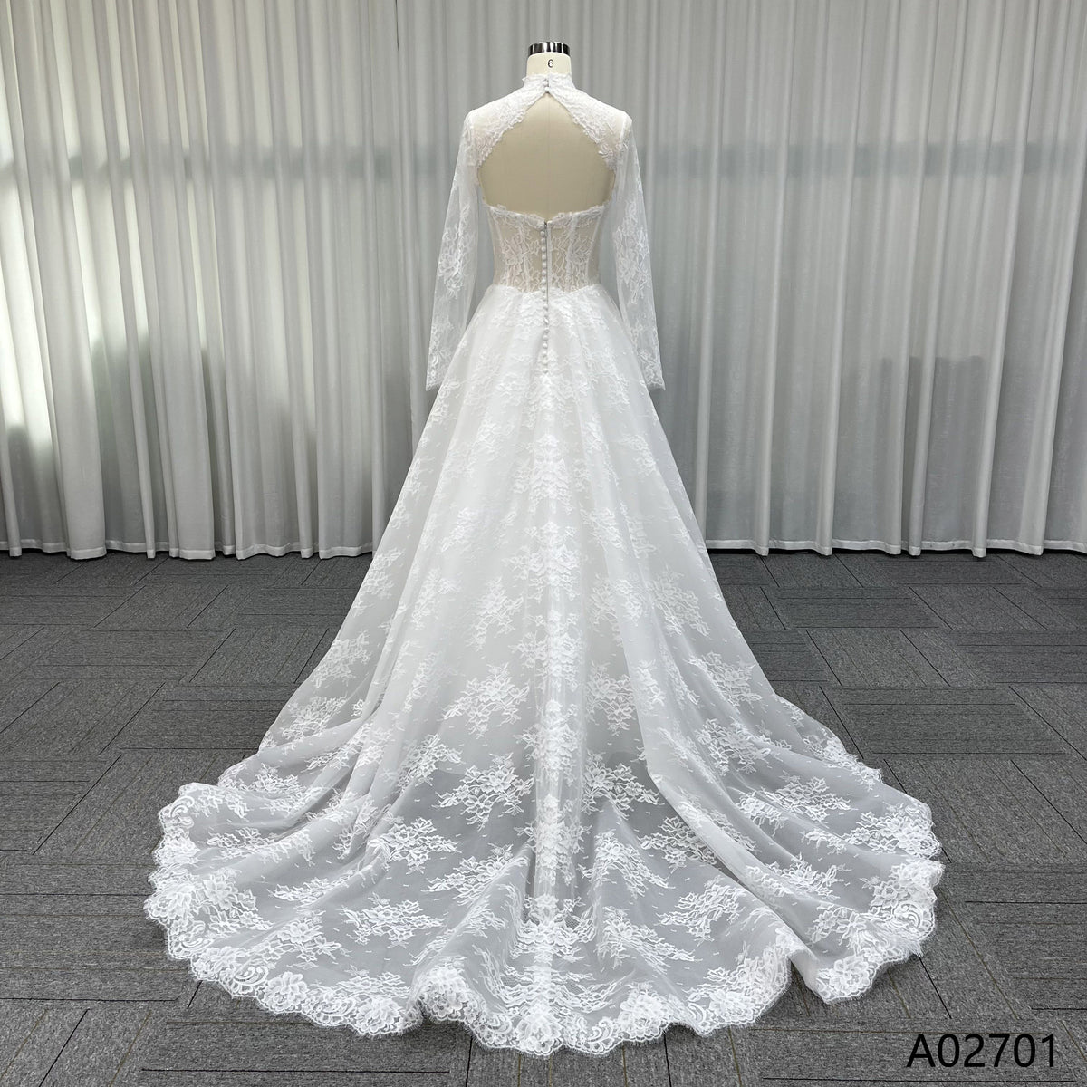 High Neck Lace Wedding Dress with Long Sleeves Sheer Tulle Ball Gown Bridal Gown with Chapel Train 2026