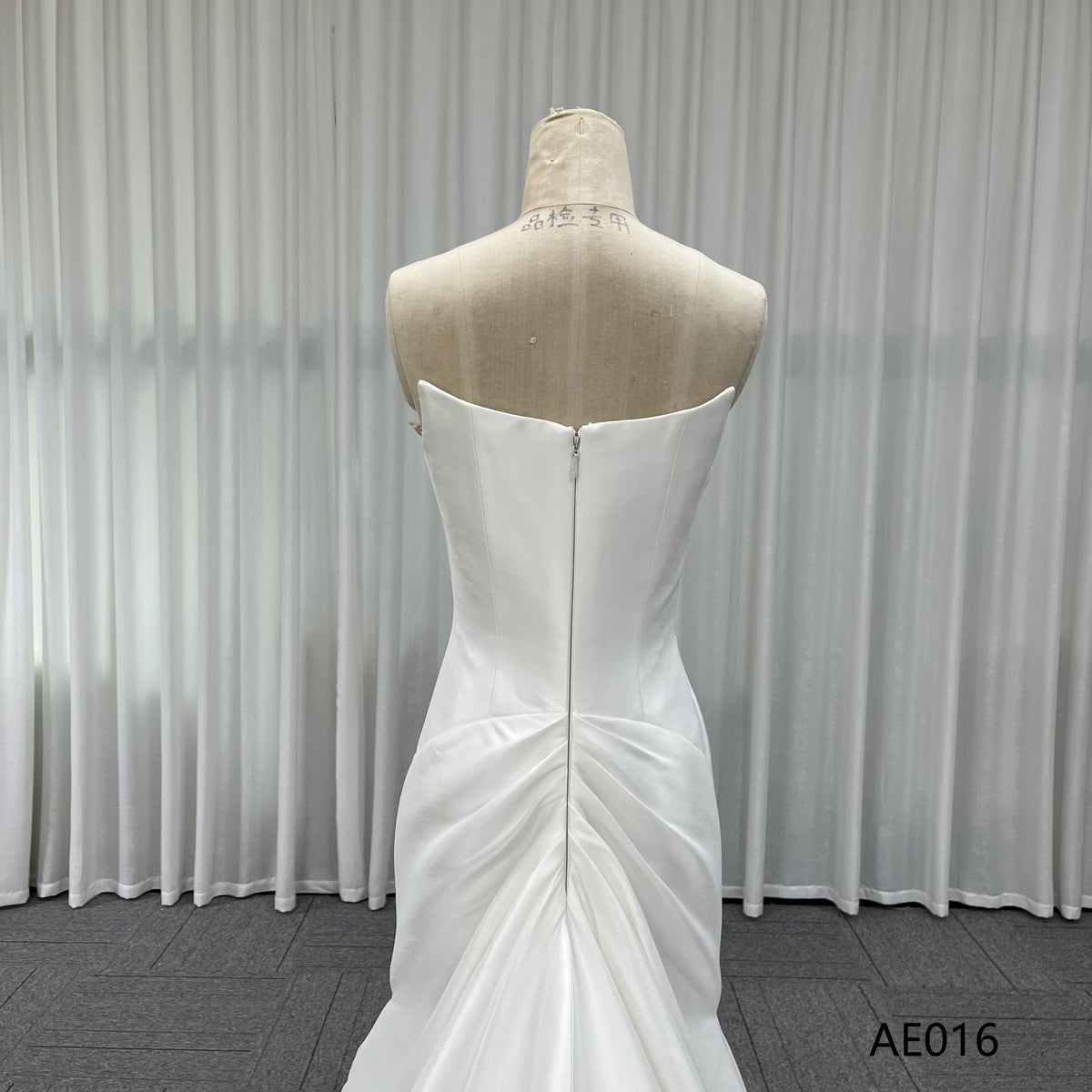 White Wholesale Luxury Mermaid Bridal Wedding Dress Soft Satin Chapel Train Sweetheart Neckline Floral Print for Women