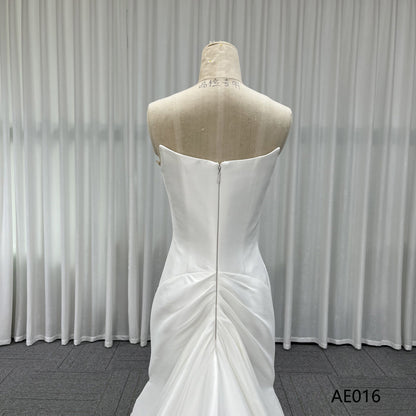 White Wholesale Luxury Mermaid Bridal Wedding Dress Soft Satin Chapel Train Sweetheart Neckline Floral Print for Women