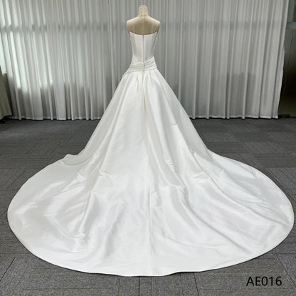 White Wholesale Luxury Mermaid Bridal Wedding Dress Soft Satin Chapel Train Sweetheart Neckline Floral Print for Women