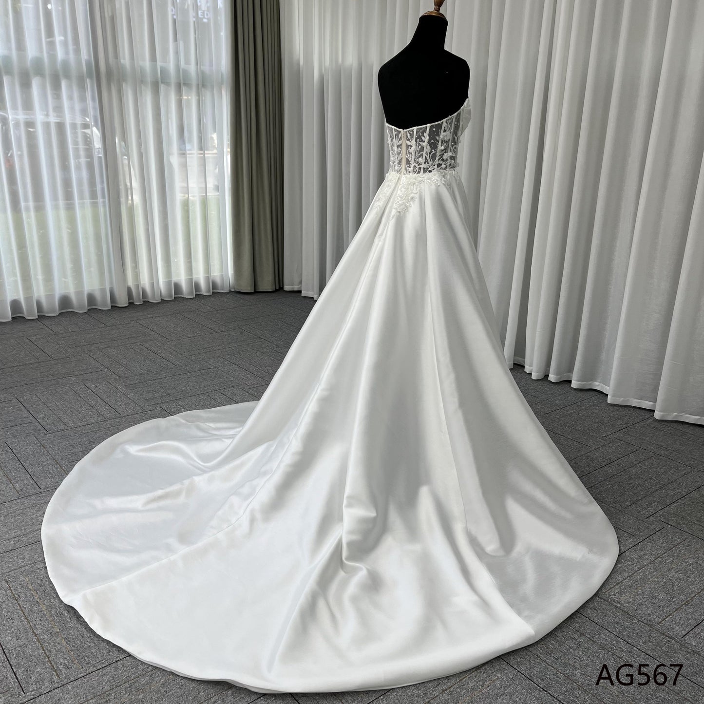 Vintage Sleeveless Empire Satin Pearls Ball Gown Wedding Dresses