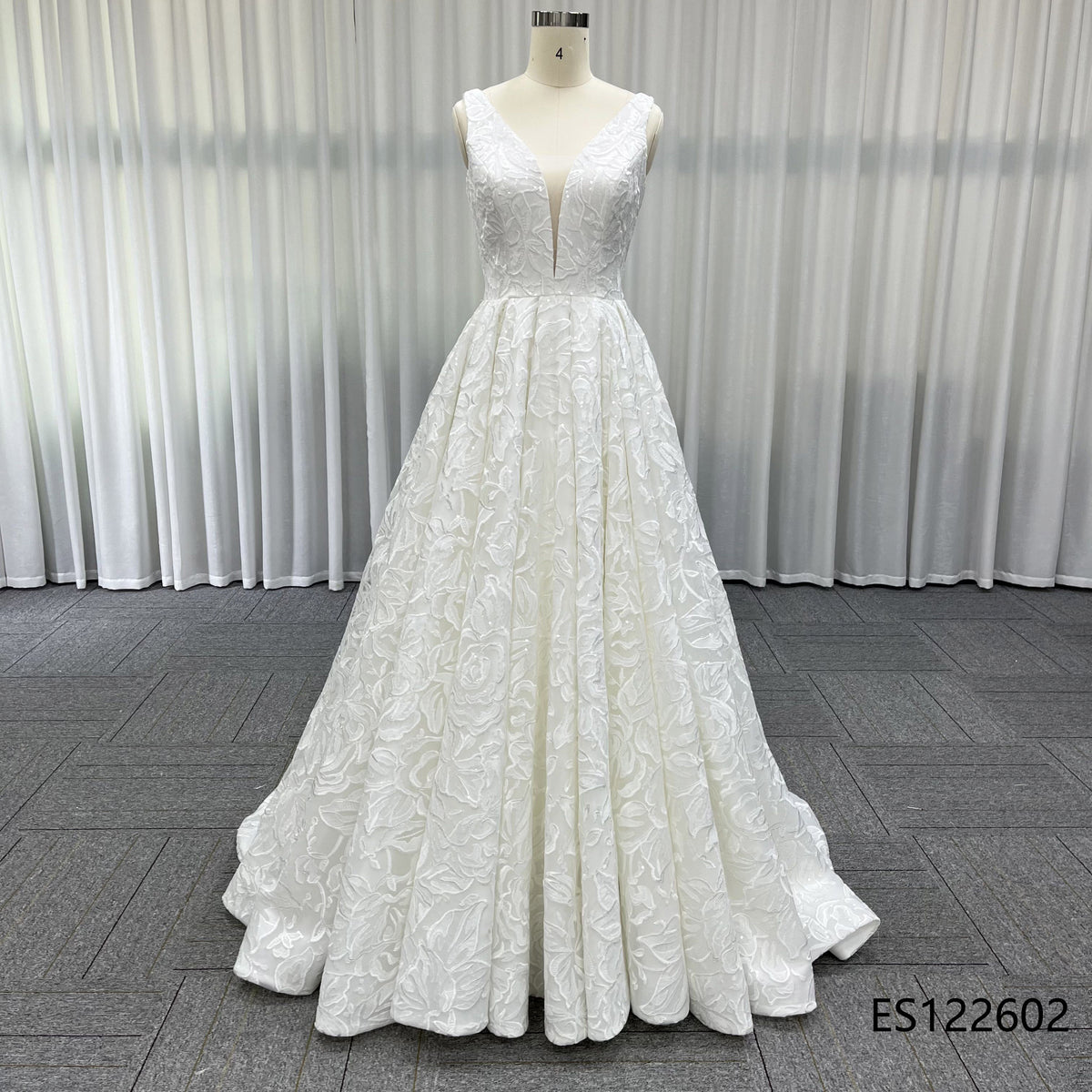 Customized 2026 New Design Ball Gown Lace Wedding Dress Elegant Off the Shoulder Sweetheart Bridal Gown Vestido De Noiva
