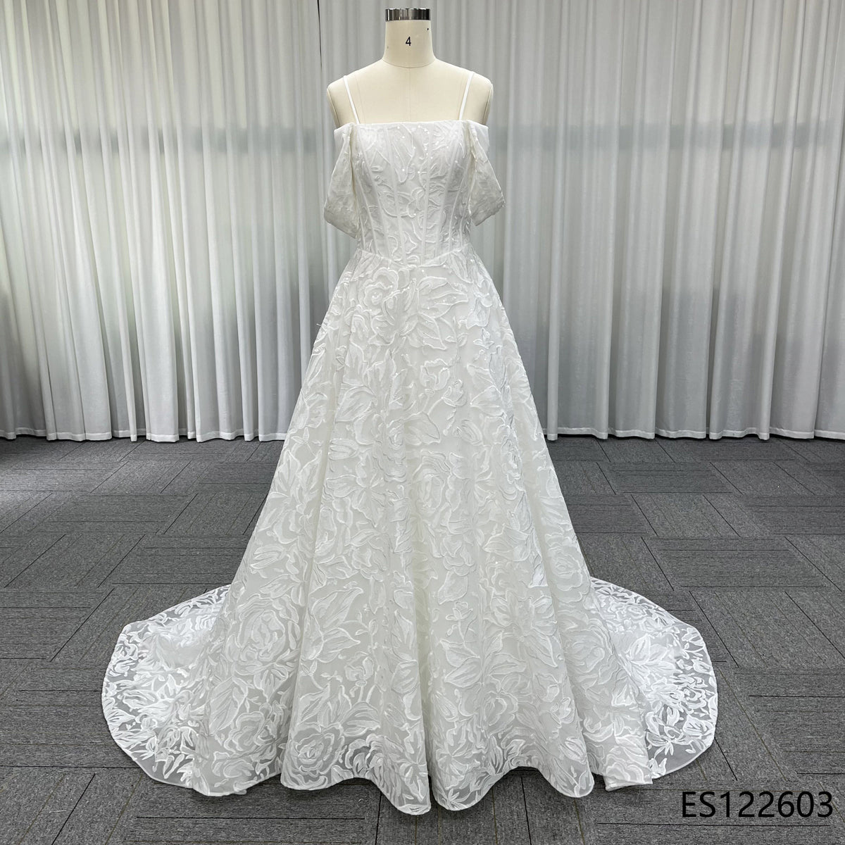 Customized 2026 New Design Ball Gown Lace Wedding Dress Elegant Off the Shoulder Sweetheart Bridal Gown Vestido De Noiva