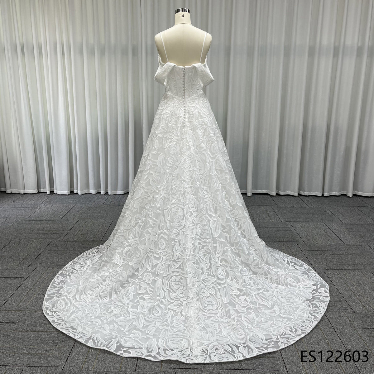 Customized 2026 New Design Ball Gown Lace Wedding Dress Elegant Off the Shoulder Sweetheart Bridal Gown Vestido De Noiva