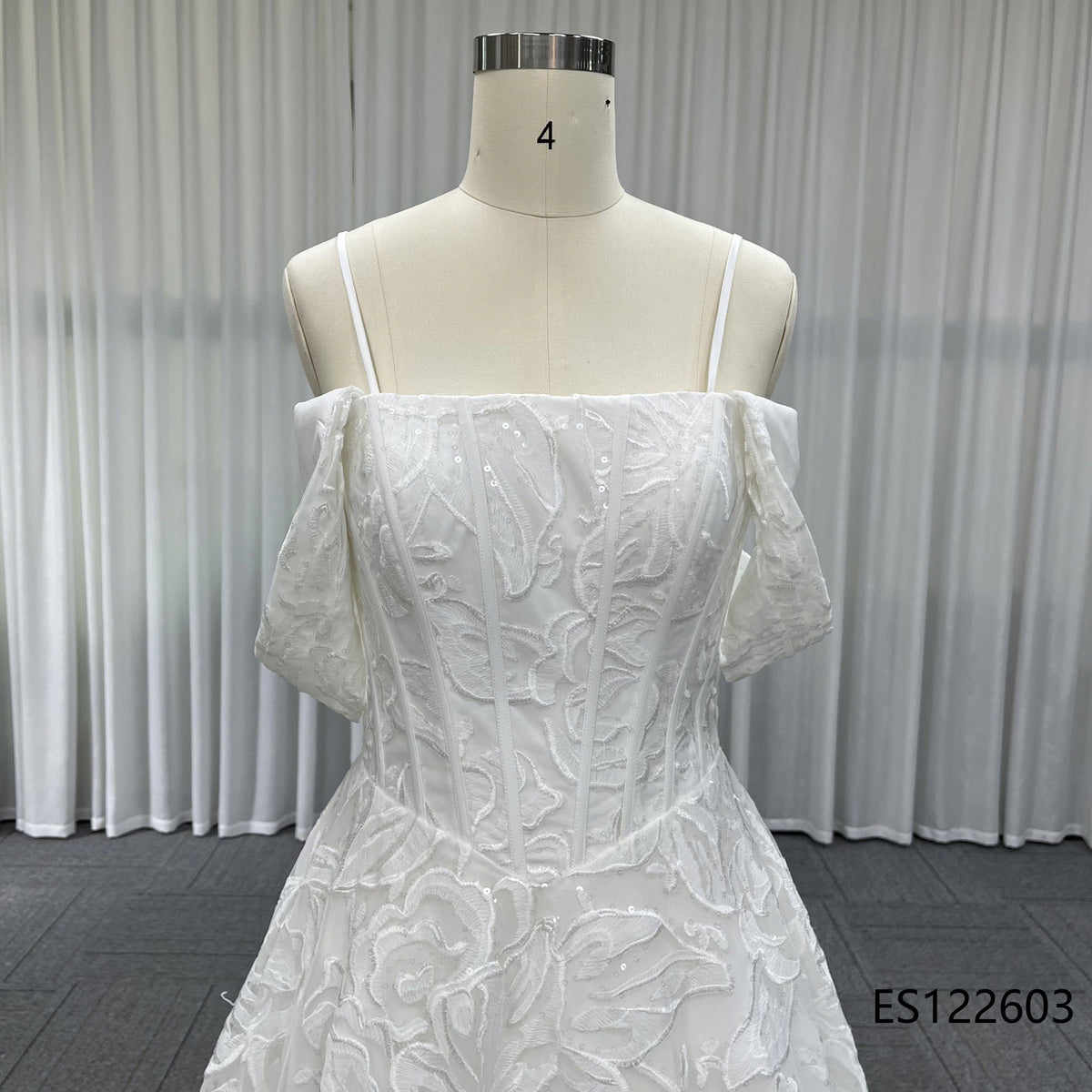 Hot Selling Elegant Modern Fresh Strapless Simple Lightweight Tulle New French Princess Style Gentle Girl Wedding Dress
