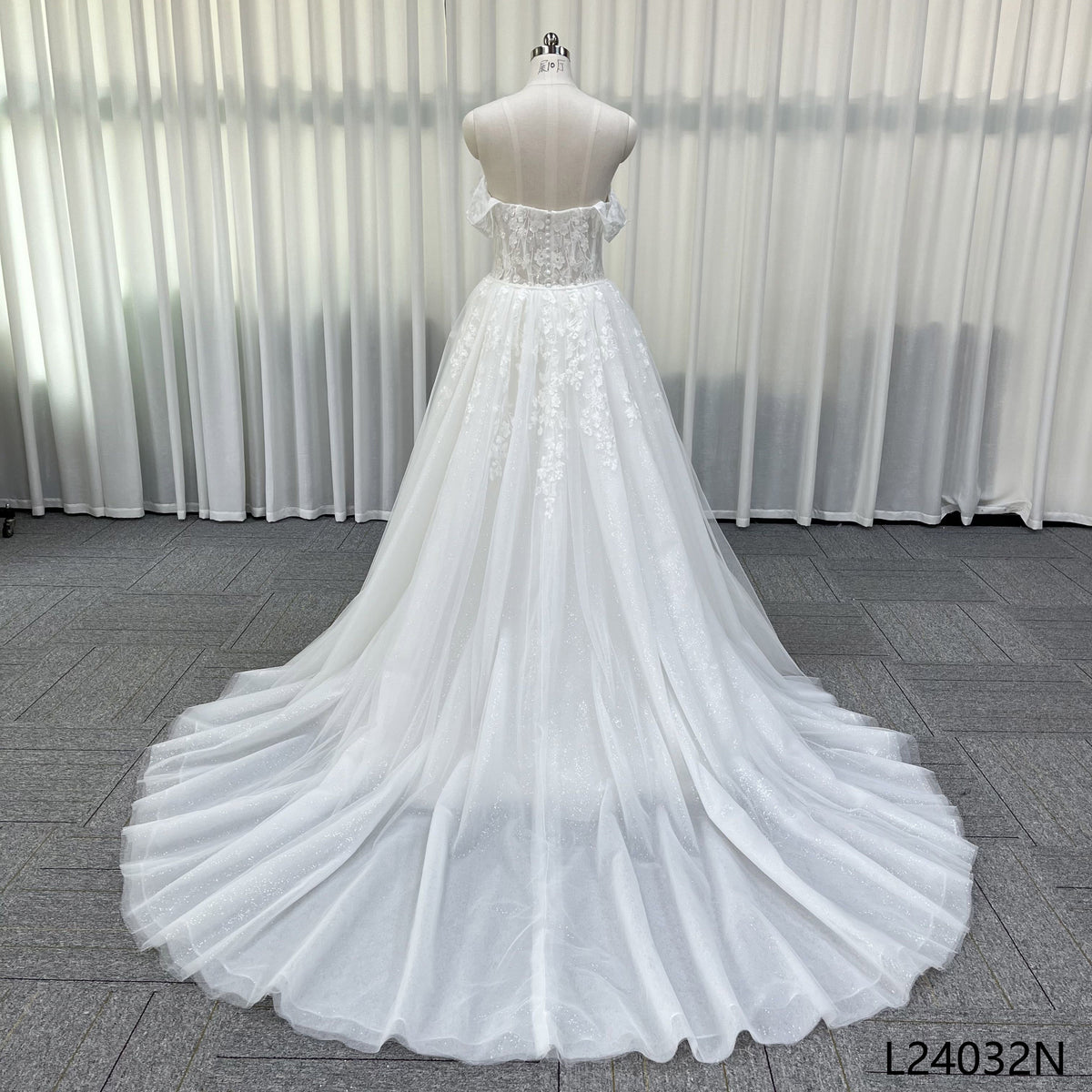 Sweetheart Off Shoulder Mermaid Wedding Dress With Detachable Tulle Overskirt