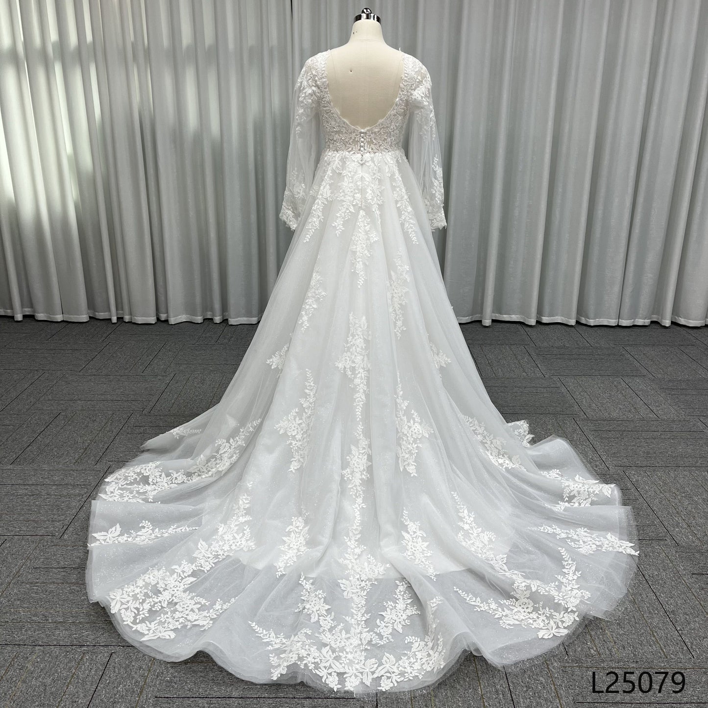 Custom Elegant Bridal Dress With Long Sleeve V-neck Temperament Lace Luxurious A-line Wedding Dress