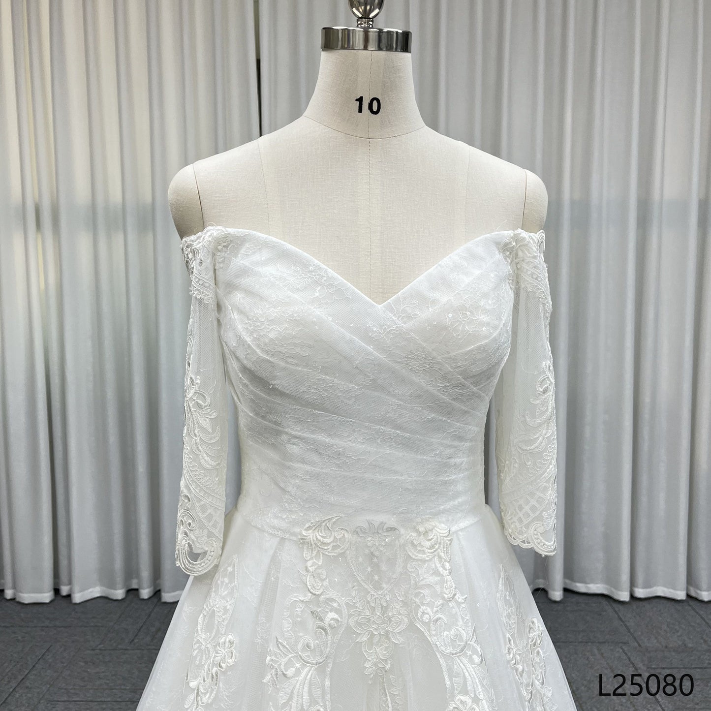 Elegant Bridal Gowns A-line Long Sleeve with Sweetheart Neck Lace Decoration and Chapel Train for of Bride