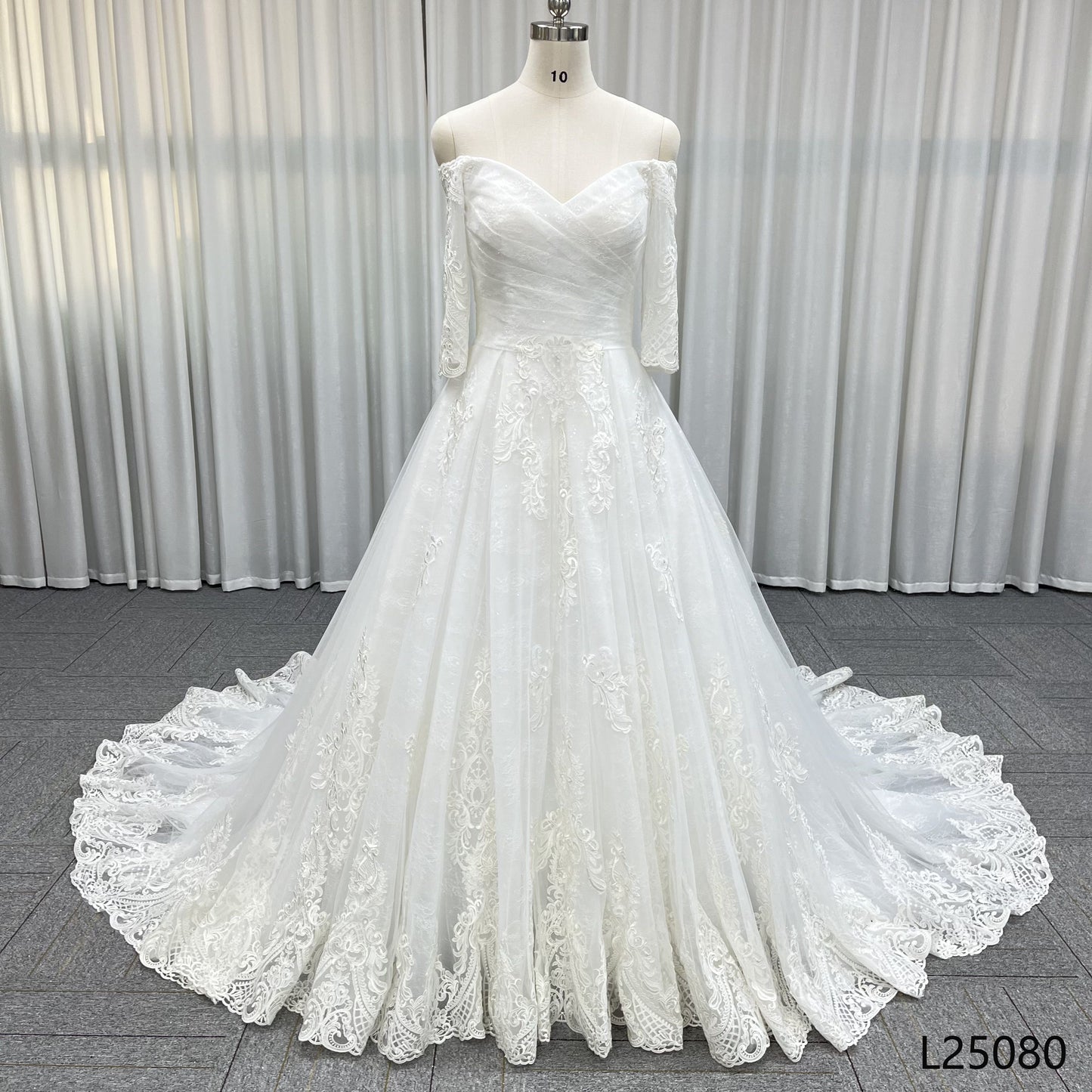 Elegant Bridal Gowns A-line Long Sleeve with Sweetheart Neck Lace Decoration and Chapel Train for of Bride