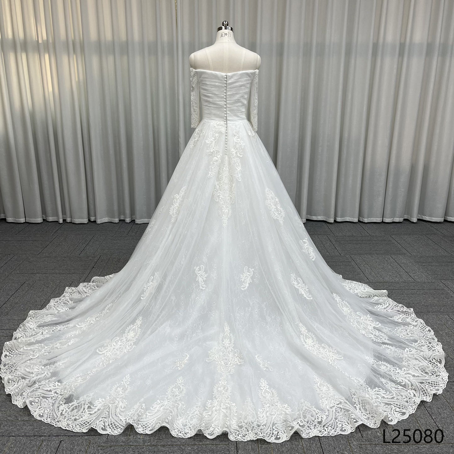 Elegant Bridal Gowns A-line Long Sleeve with Sweetheart Neck Lace Decoration and Chapel Train for of Bride