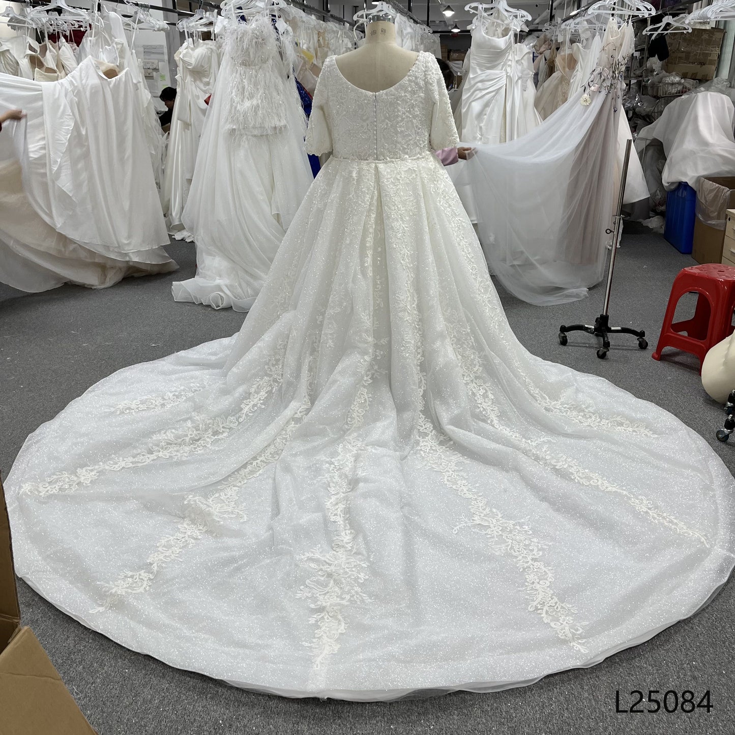 New Gentle and Elegant A-Line Long-Sleeved Round Neck High-End Lace Embroidered Floor-Length Puffy Wedding Dress