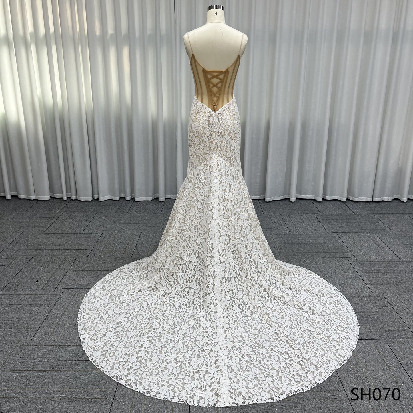 New Soft Yarn High Quality Trumpet Lace Embroidery Sex High End Fishtail Wedding Dresses for Bride Lady Elegant Wedding Dress