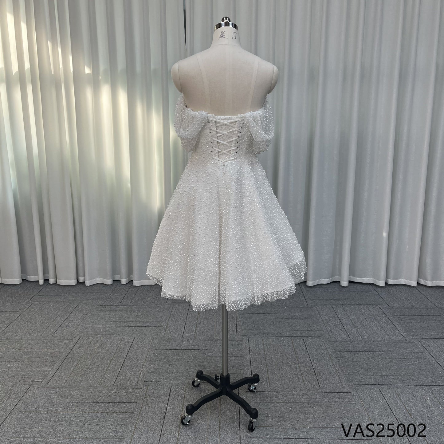 Bespoke modern off-the-shoulder beaded mini wedding dress birthday party dress, plus-size womens ball gown