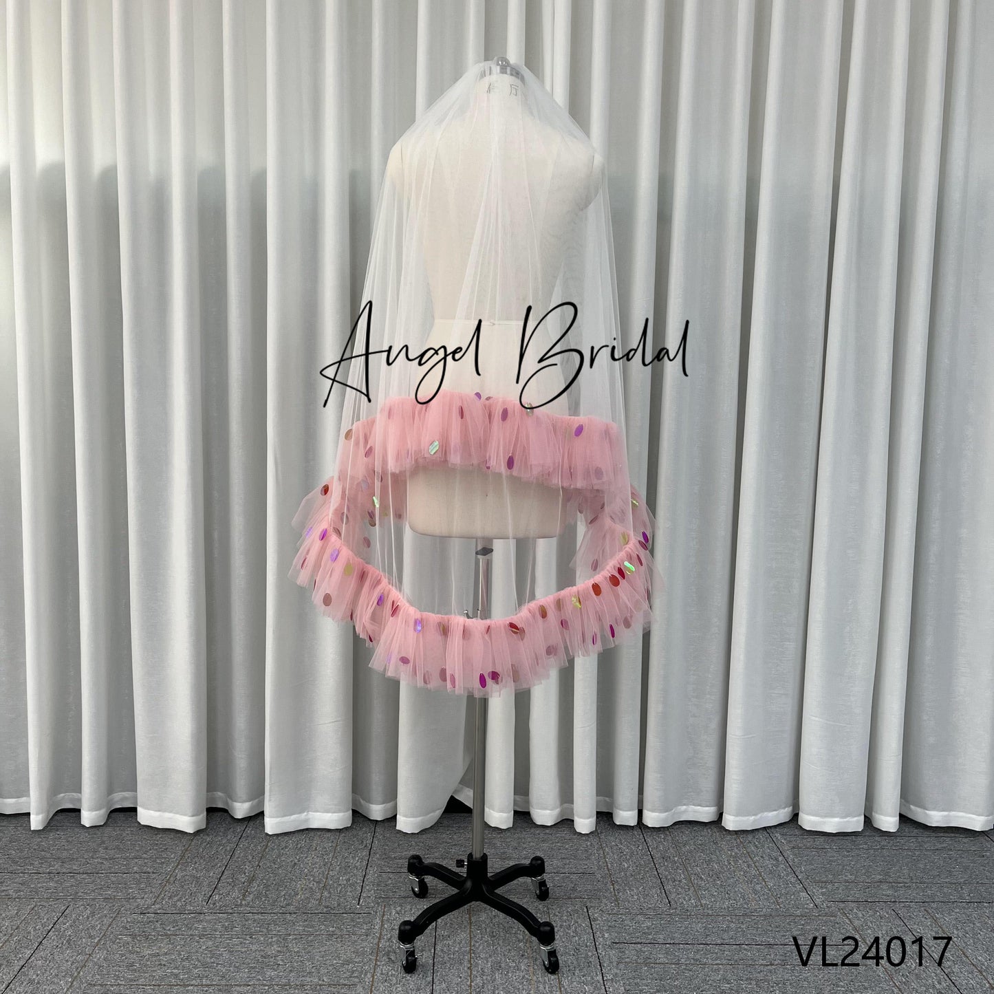 Minimalist Elegance Bridal Veil Fan Lace Trim Tulle Waltz Bridal Veil Dowry Accessories