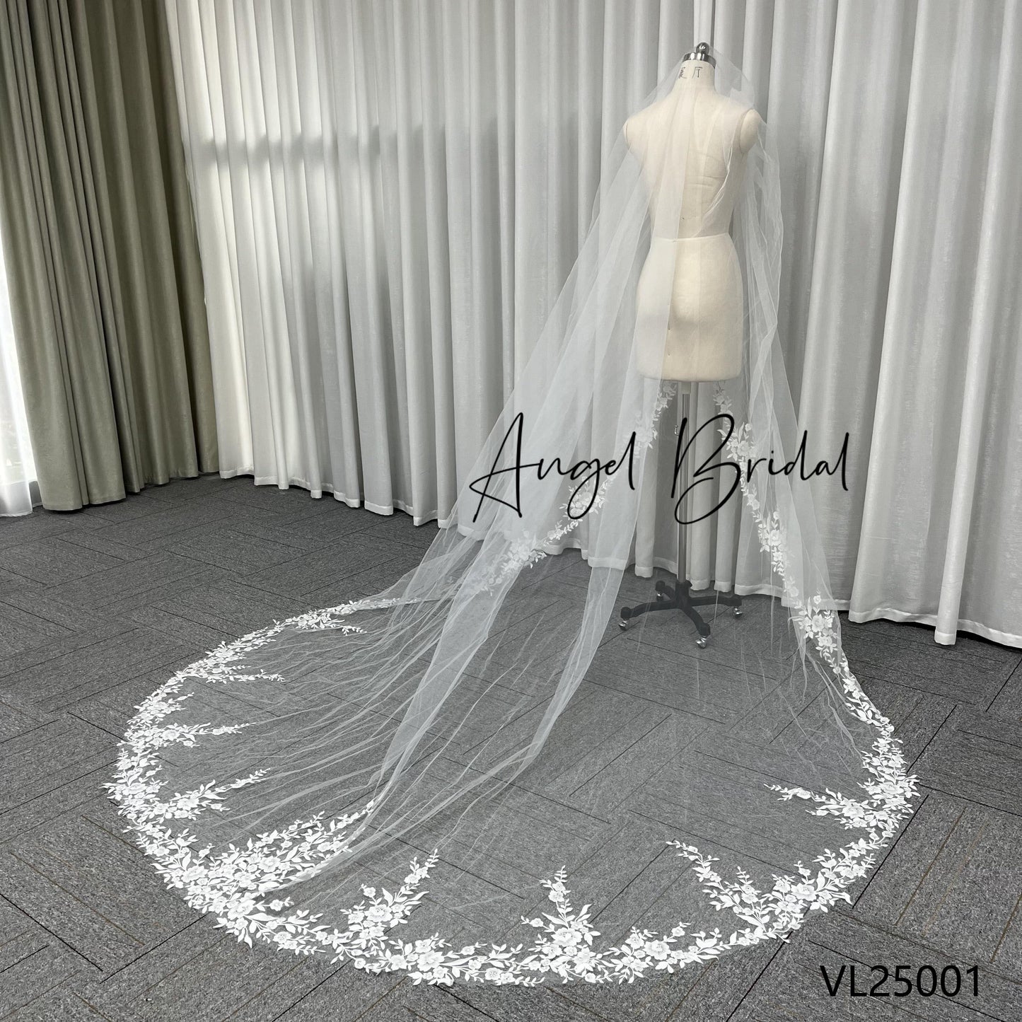 QUEENS GOWN New Elegant Embroidery Lace Trim Wedding Veil 3m Long Singler Layer Fancy Sequin Lace Bridal Veil With Comb